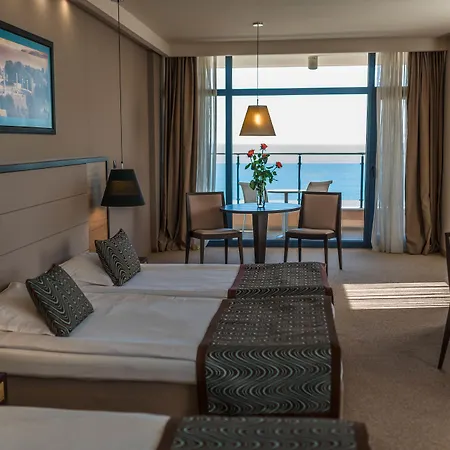 Хотел Astera & With Free Private 4*