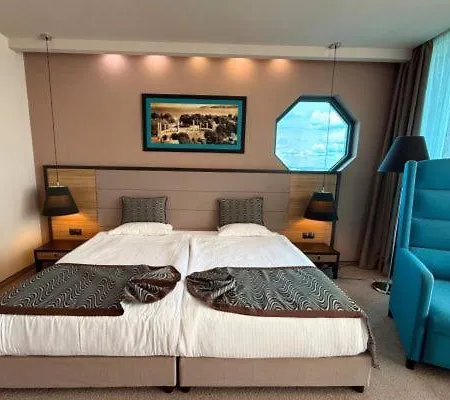 Astera & With Free Private Hotel