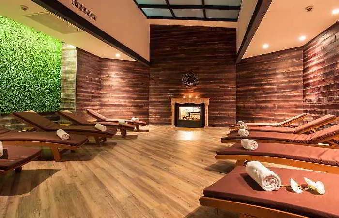 Astera & With Free Private Hotel